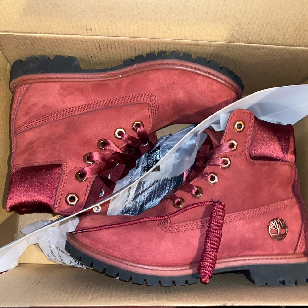 Offers welcome Premium Burgandy Timberlands